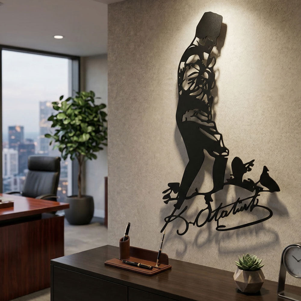 Duvardan 2 cm mesafede süzülerek yaşayan gölge oyunları yaratan, ofis ve salonlar için prestijli 3D etkili Atatürk metal pano.