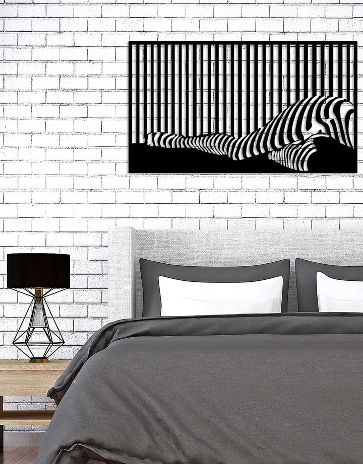 Duvardan 2cm Önde Duran 3D Gölge Efektli Modern Soyut Kadın Portresi Metal Dekor