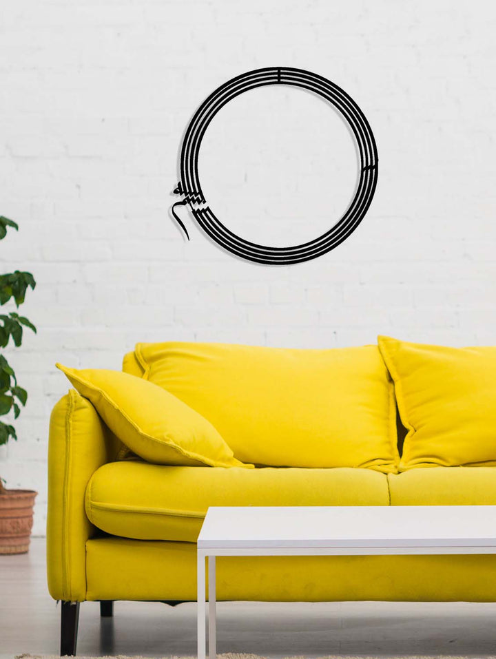 2 cm derinlik sistemiyle duvarda yaşayan gölge oyunları yaratan Besmele metal pano.