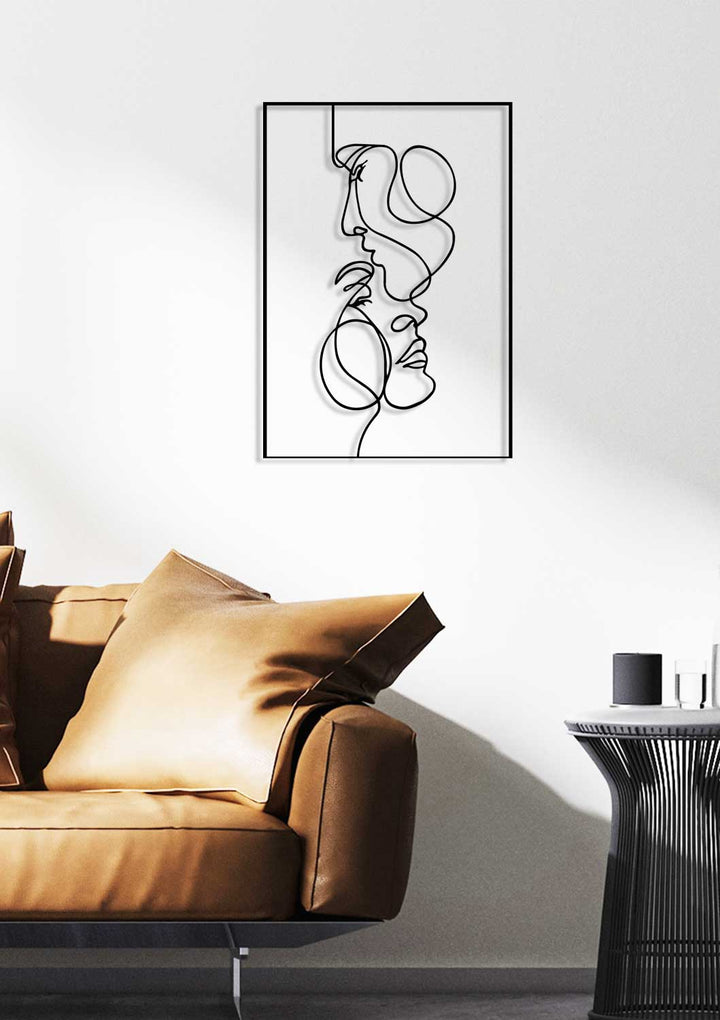 Duvardan 2cm Önde Duran 3D Gölge Efektli Modern İkili Metal Kadın Silüeti