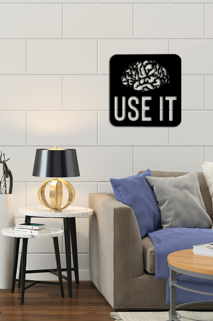 Use İt Brain Yazısı Metal Duvar Tablosu