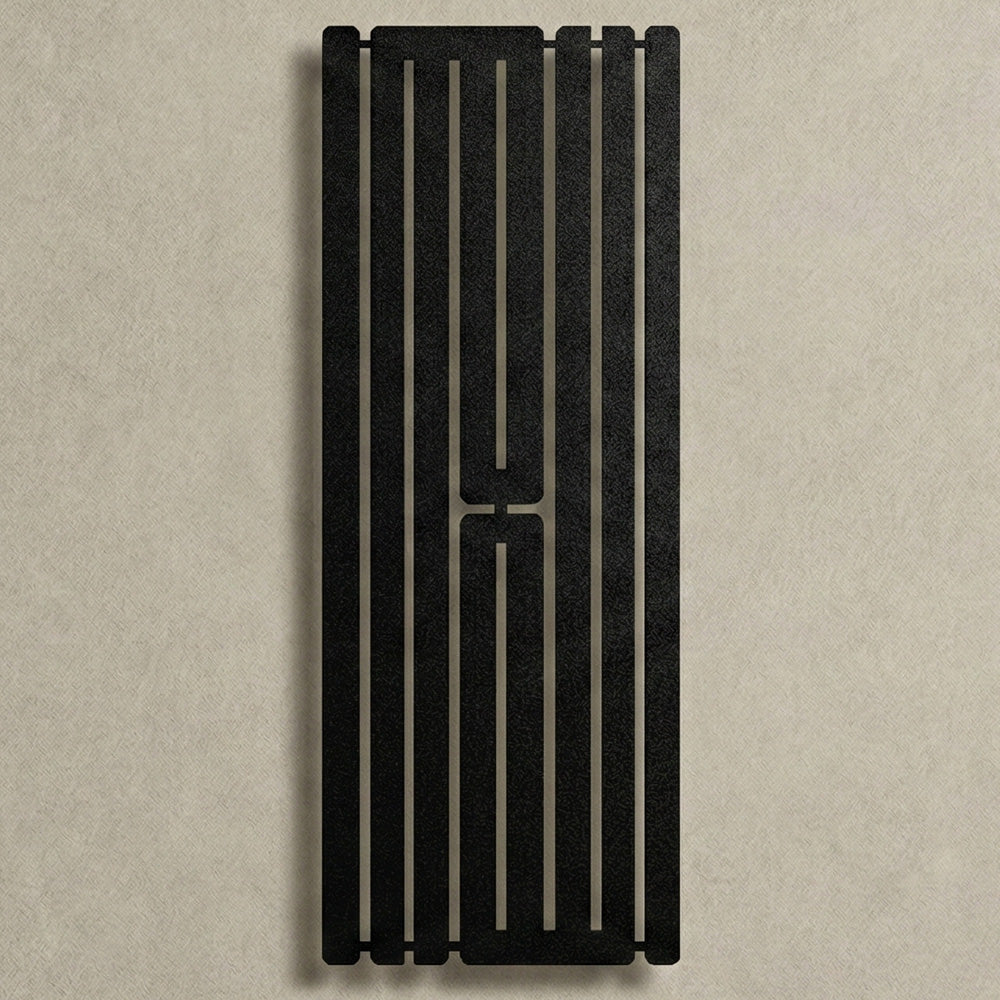 Modern salonlarda sanat galerisi etkisi yaratan Allah lafzı metal duvar dekoru.