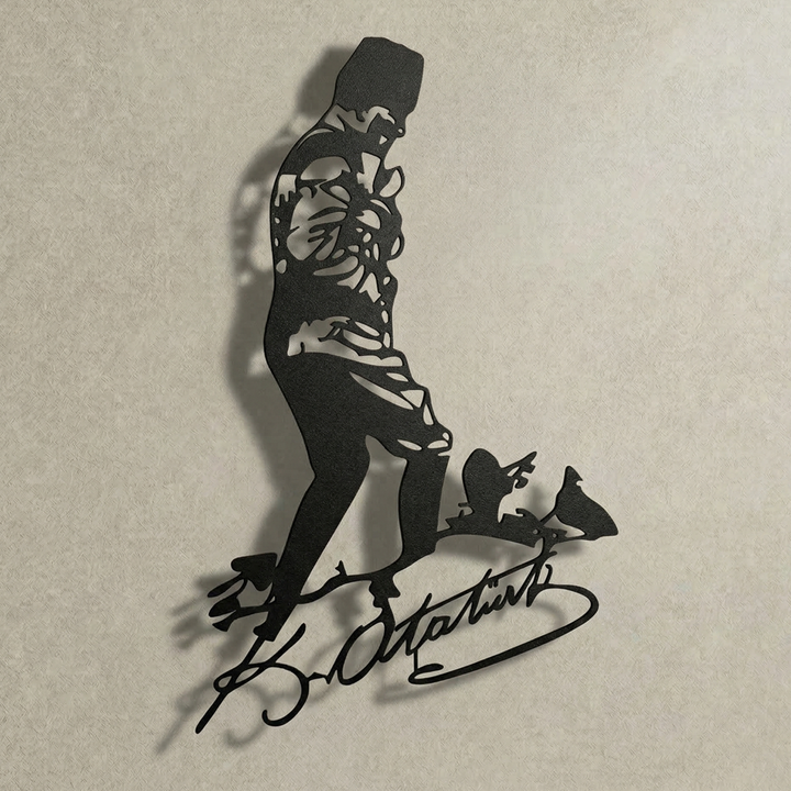 Siyah, Gold ve Gümüş renk seçeneklerine sahip, 1.5 mm DKP çelik Atatürk Kocatepe ve imza tasarımlı lüks metal duvar sanatı.