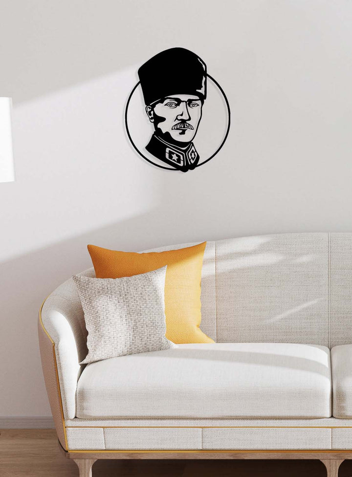 Tek çiviyle saniyeler içinde kolay kurulum - Modern Atatürk portre metal tablo montaj çözümü.