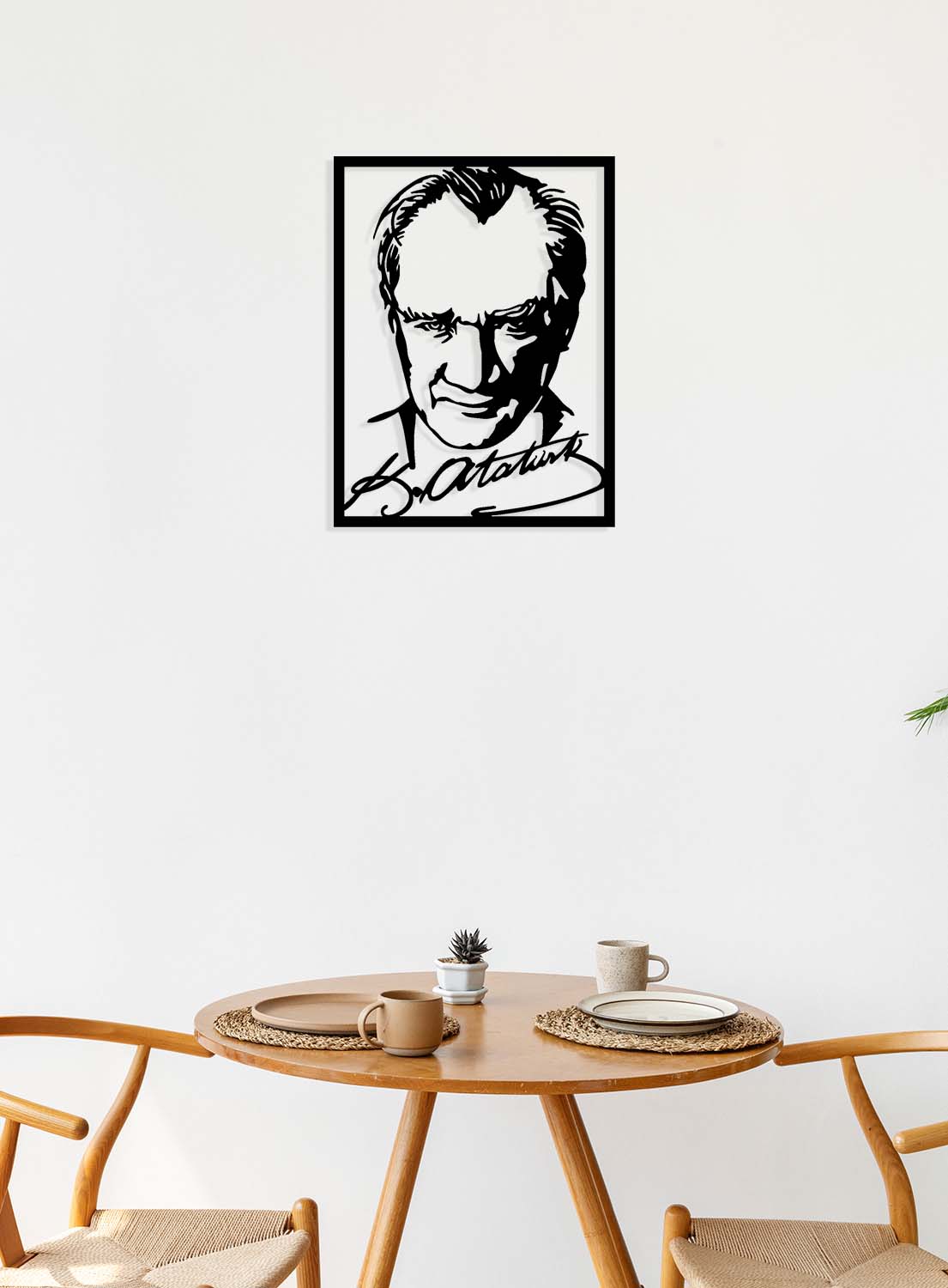 Prestijli ofisler için portre ve imzalı Atatürk metal duvar sanatı - Stil rehberi ve uygulama örneği.