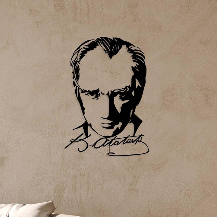 Atatürk portresi ve imzalı çerçevesiz metal duvar tablosu - Modern ve sınırsız sanatsal dekor.
