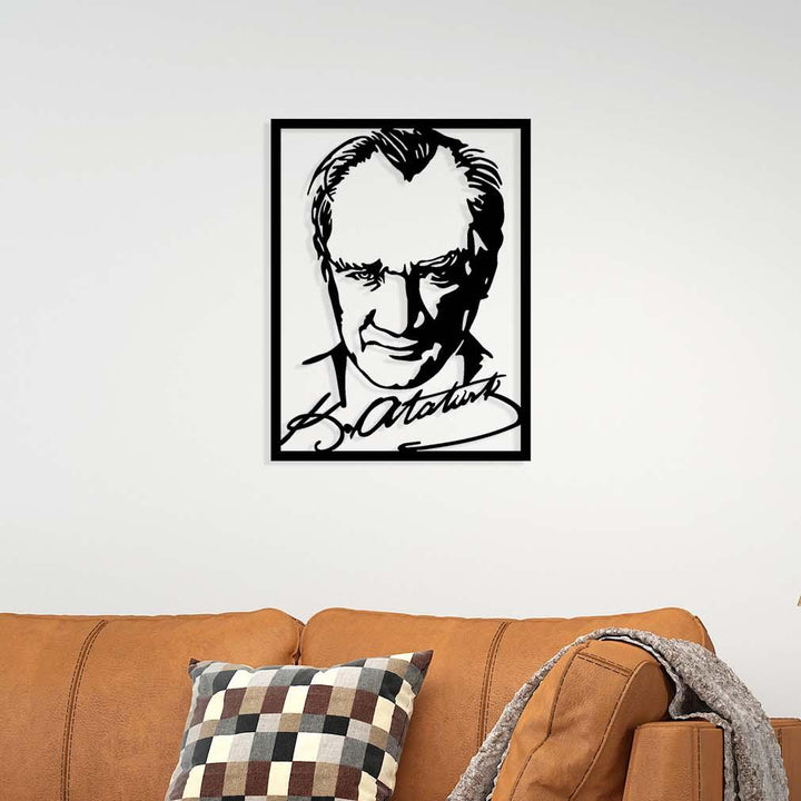 Atatürk portresi ve imzası bir arada metal duvar tablosu - Cumhuriyetin imzasını temsil eden sanatsal dekor.