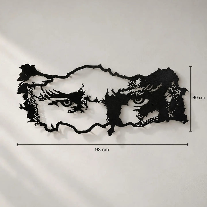 Türkiye haritası ve Atatürk tasarımlı siyah metal duvar tablosunun 93 x 40 cm ürün ölçülerini gösteren ölçü görseli.