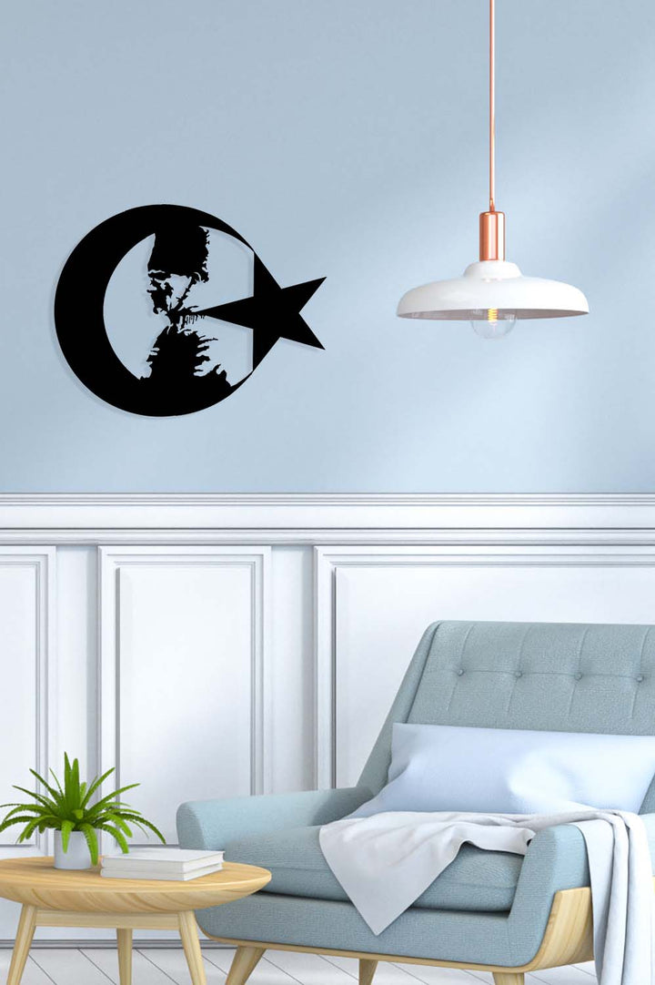 Modern ofis duvarında Ay Yıldız Atatürk metal duvar sanatı - Otorite ve miras katan tasarım.
