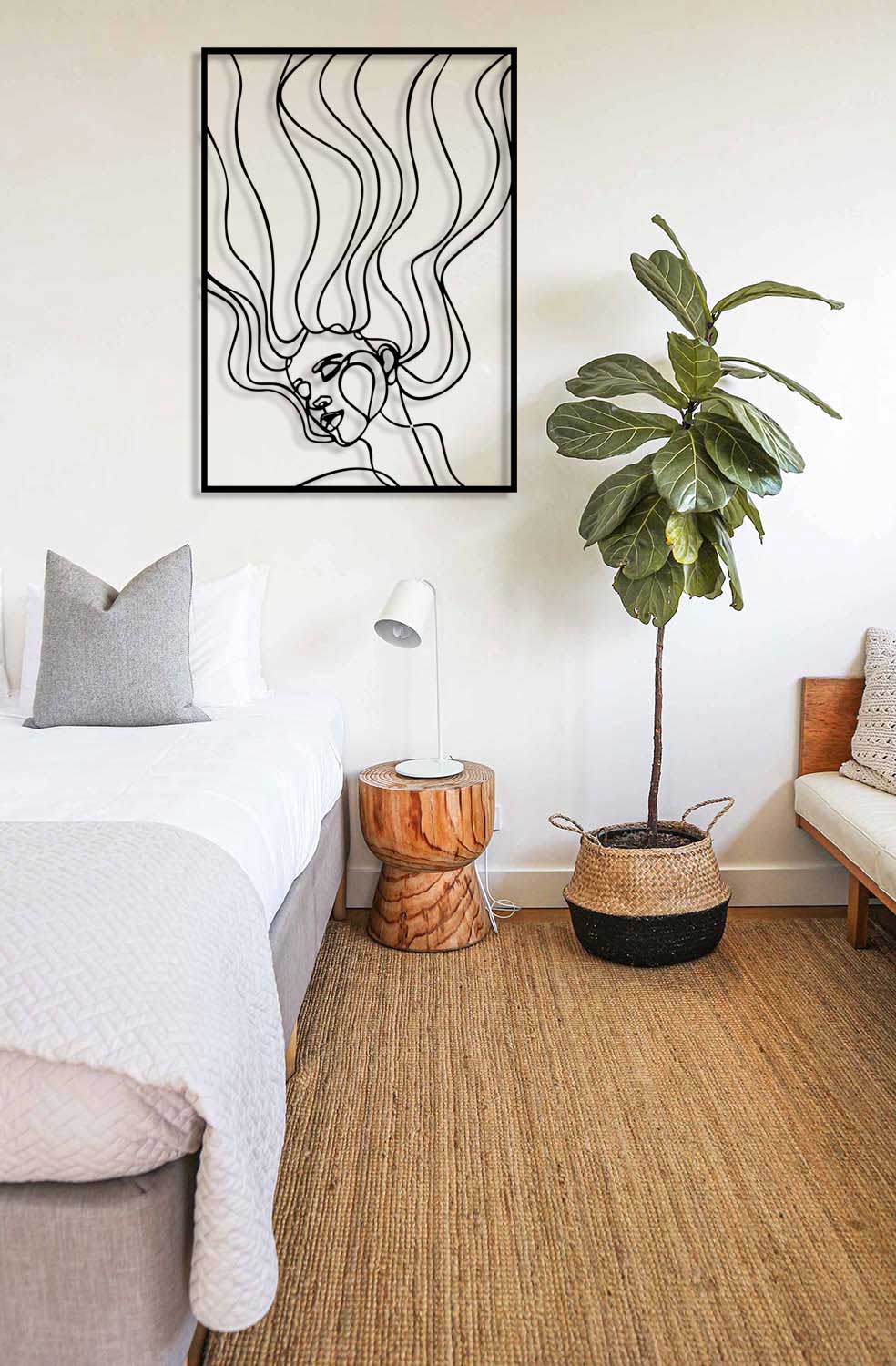 Salonun Kalbi Kadın Figürü Metal Duvar Tablosu - Modern Sanat Koleksiyonu - Artroya