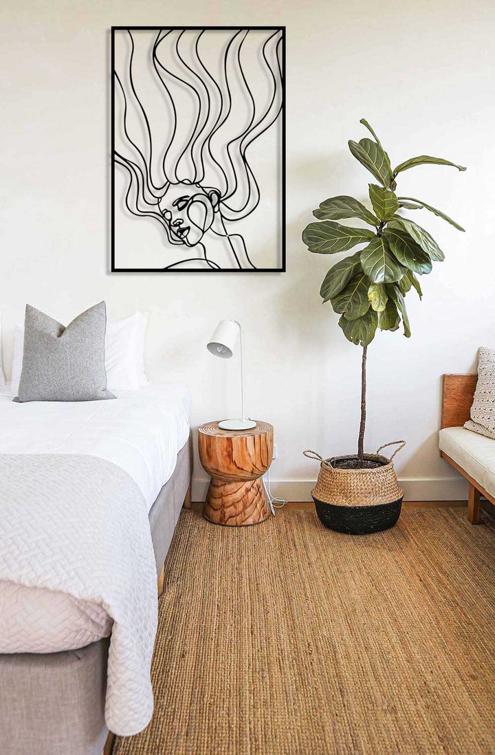 Salonun Kalbi Kadın Figürü Metal Duvar Tablosu - Modern Sanat Koleksiyonu - Artroya