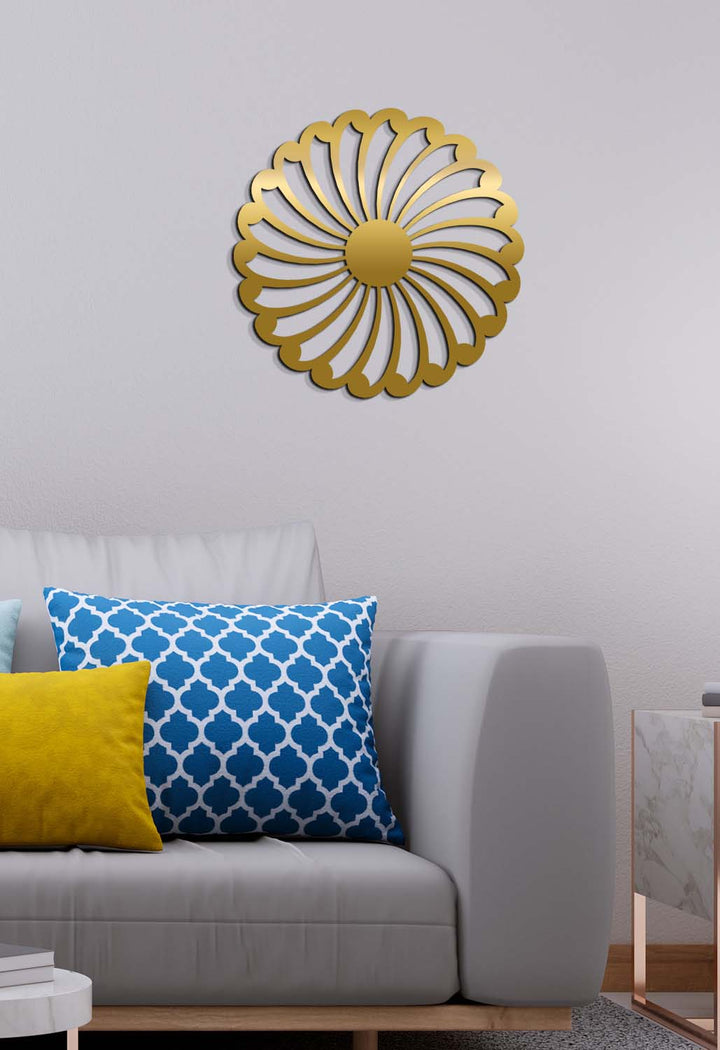 Gold 3D Papatya Formlu Metal Tablo ve 2cm Duvar Gölge Derinliği