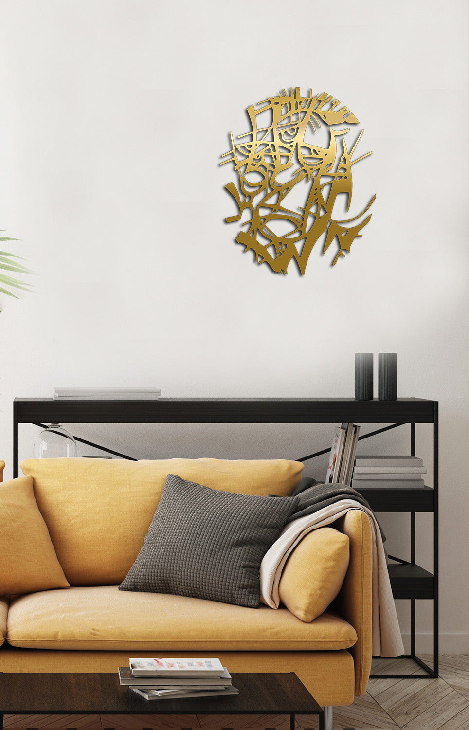 Gold Metal Tablo Üzerinde Işık Yansıması ve Parlak Yüzey İşçilik Detayı