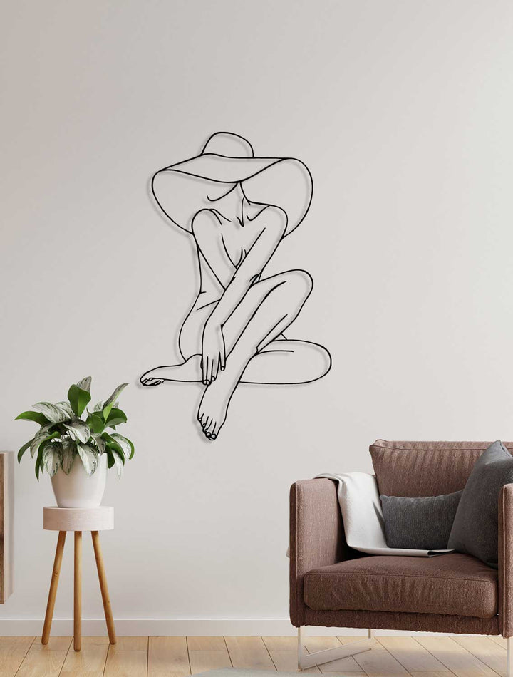 Artroya Tasarımı Minimalist Kadın Figürü ve Şapka Detaylı Siyah Metal Pano