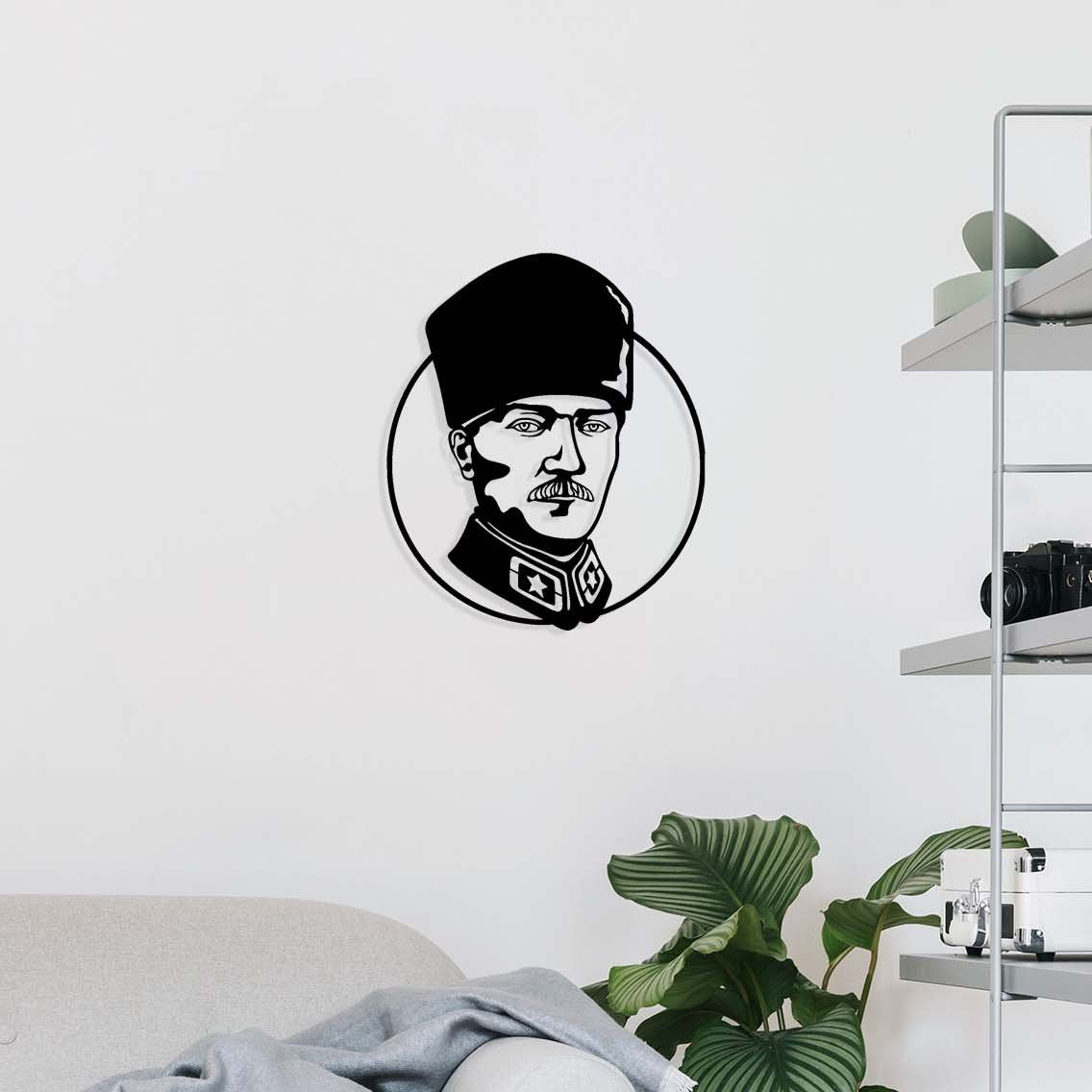 Modern Atatürk portre metal duvar tablosu - Karizmatik bakış ve çağdaş sanat anlayışı.