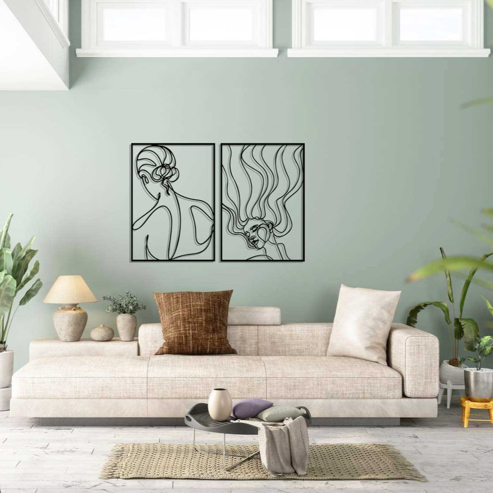 Artroya Metal Tablo ile Modern Salon Dekorasyonu ve İkili Kadın Silüeti