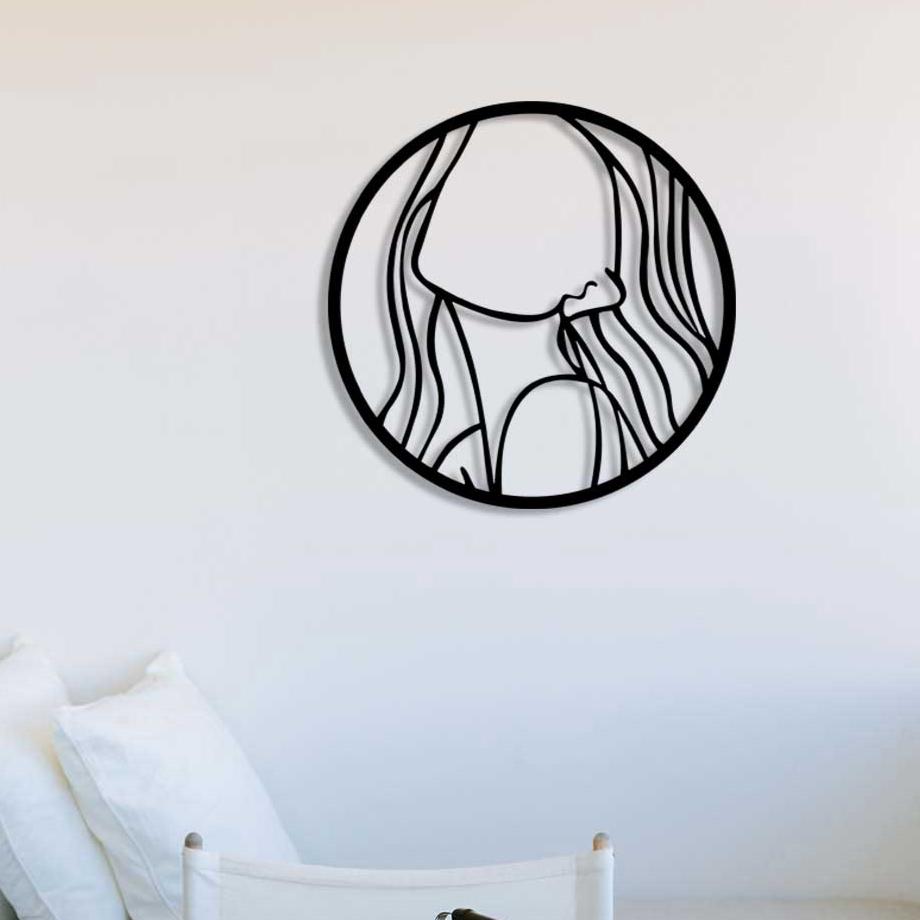 Modern Salon Dekorasyonu İçin Sanatsal Kadın Figürü Metal Duvar Panosu - Minimalist Şıklık