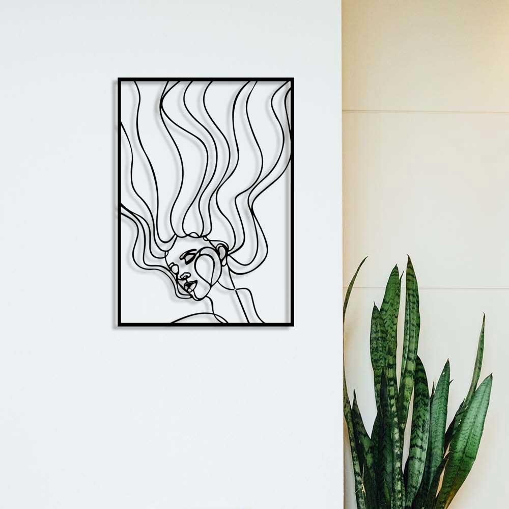 Salonun Kalbi Kadın Figürü Metal Duvar Tablosu - Modern Sanat Koleksiyonu - Artroya