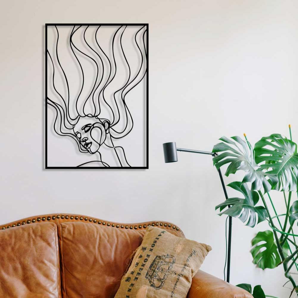 Salonun Kalbi Kadın Figürü Siyah Metal Duvar Tablosu - Modern Sanat Dekorasyonu