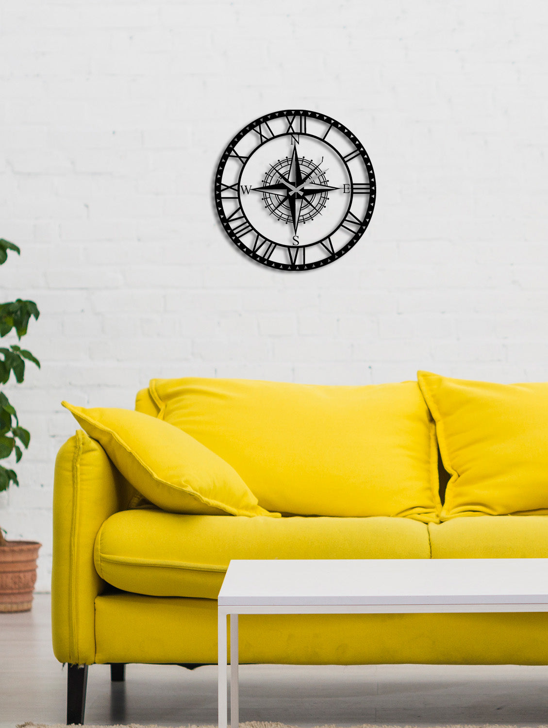 Nautical Odyssey Siyah Metal Duvar Saati - Modern Pusula Tasarımı